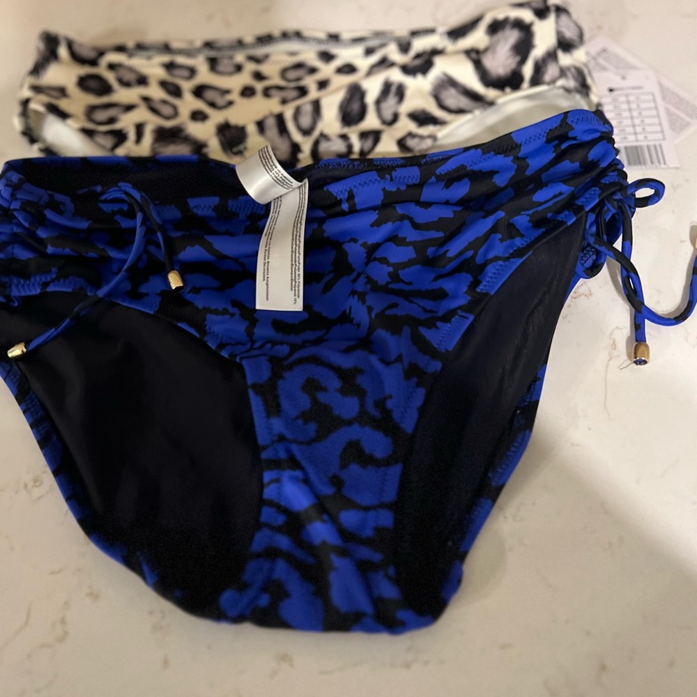 2 bikini briefs